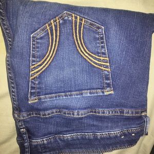 Skinny legs blue denim